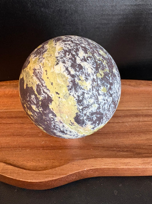 Que Sera Stone Sphere – 360 g 🌌✨